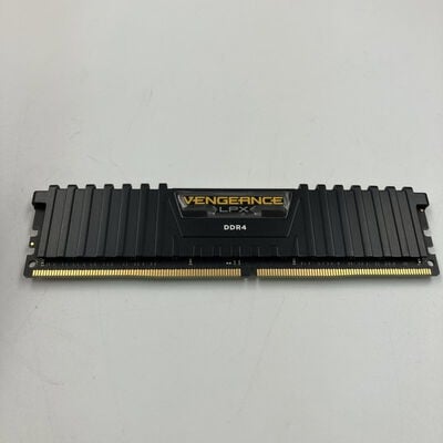 【なんば店】中古  PC4-21300 16GB デスクトップ用(DDR4-2666) 135638 