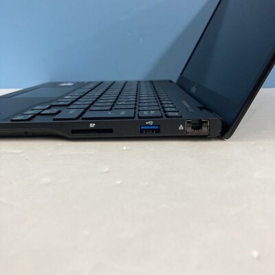 【博多店】中古  FUJITSU FMVU44022(i5-1245U/8G/SSD 512G/W11P) 3310006789 