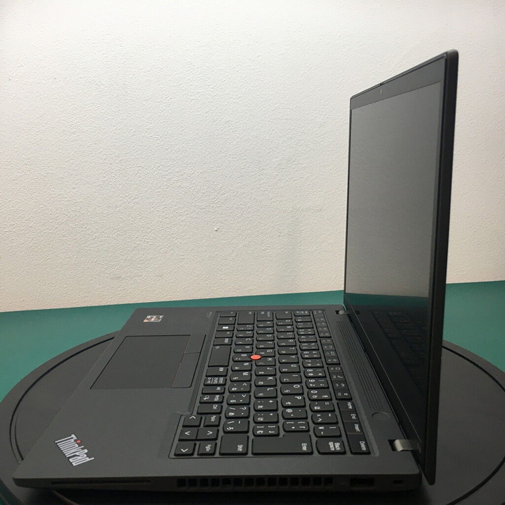中古 Lenovo ThinkPad(Ryzen 5 PRO 6650U/16GB/SSD256GB/ドライブなし