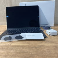 中古  Apple MacBook Air 13インチ M2(CPU:8C/GPU:8C) 8GB/256GB ミッドナイト MLY33J/A 4780001047 