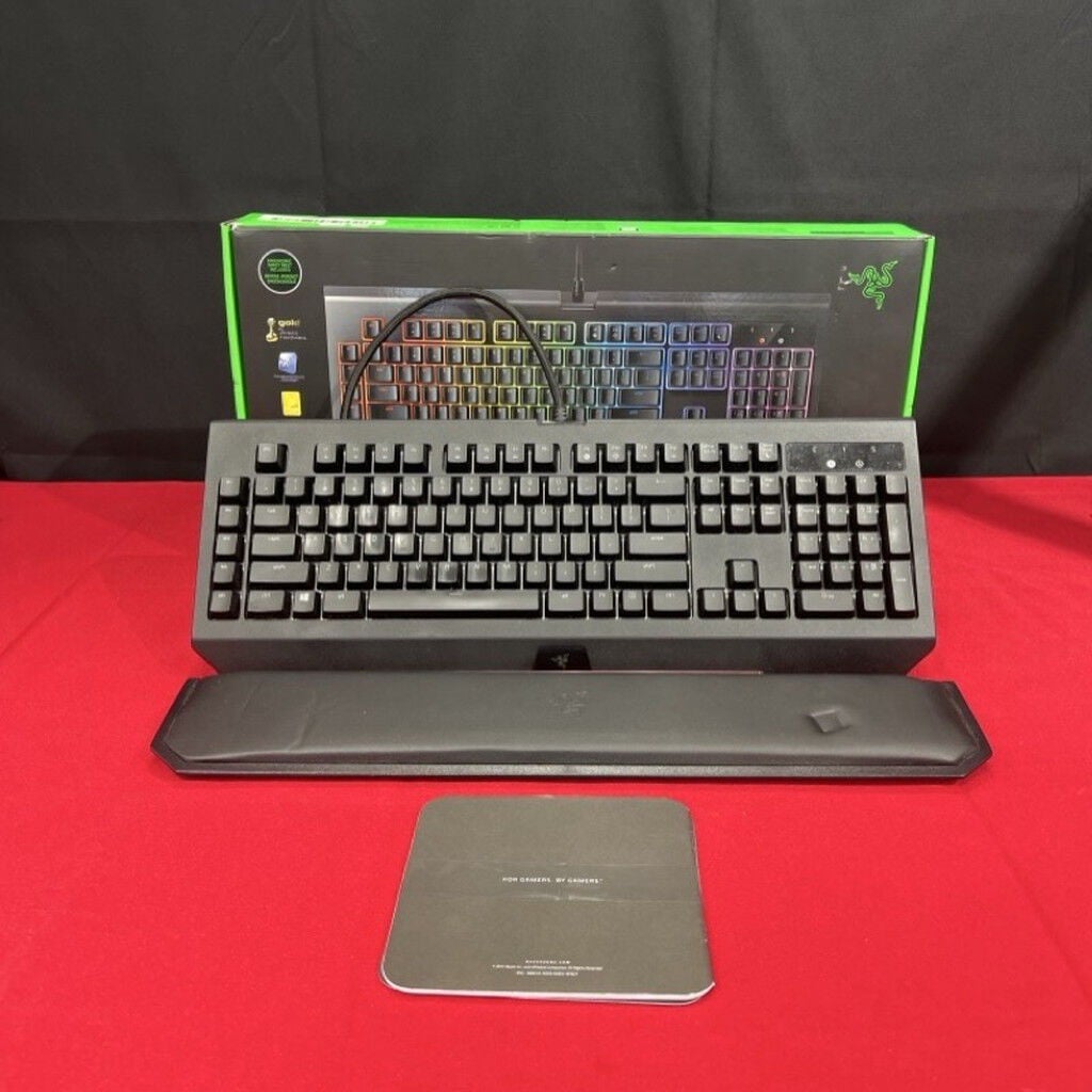 中古 Razer BlackWidow Chroma V2 [RAZER Green Switchs] 5140001555