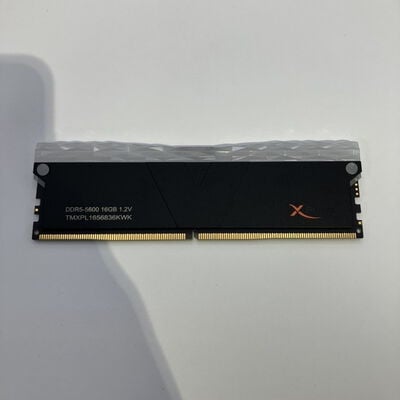 【なんば店】中古  PC5-44800 16GB デスクトップ用(DDR5-5600) 149153 