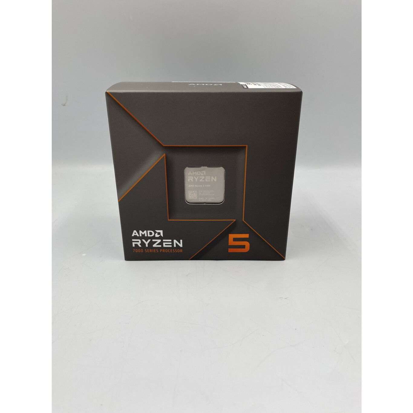 中古 AMD Ryzen 5 7600 BOX (AM5/3.8GHz/38M/C6/T12/65W) 4510003102