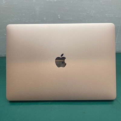 【浦添城間店(沖縄)】中古  Apple MacBook Air 2020 Z12B000G4 (Apple M1/16GB/SSD 512GB/13.3/2560 x 1600 Retina/Wifi) 198227 