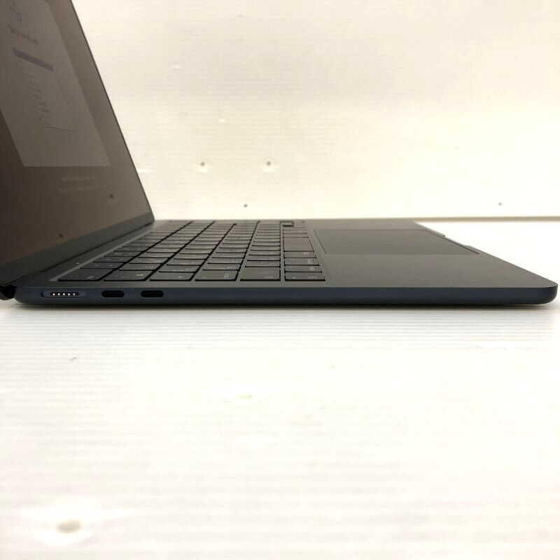 中古 MacBook Air 13インチ CTO (M3 2024) ミッドナイトMC8K4J/A M3