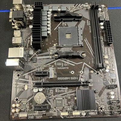 【大宮店】中古  GIGABYTE B550M S2H (B550 AM4 mATX DDR4) 142920