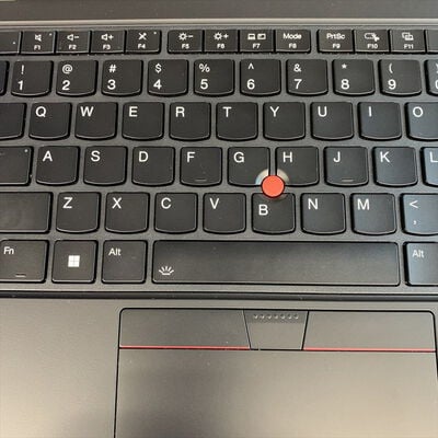 【横浜駅前店】中古  LENOVO ThinkPad P14s Gen5 AMD(AMD Ryzen 7 PRO 8840HS/8GB/SSD256GB/オンボードGPU/W11H/有線LAN◯無線LAN◯) 3400008843 