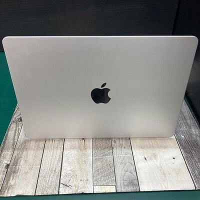 【広島店】中古  Apple MacBook Air 13インチ 2026 (M5 10CPU 8GPU/16GB/512GB) シルバー MDH74J/A 3290007383 