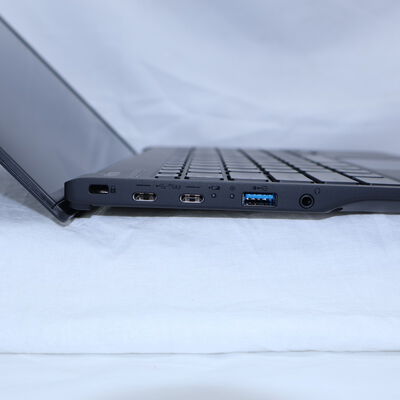 【通販センター】中古  Fujitsu LIFEBOOK WU5/J3 FMVUH03004(Intel Core Ultra 7 155U/32GB DDR5 (PC5)/SSD512GB/なし/オンボード/14/1920x1200/Wi-Fi/W11H64 MAR) 201717 