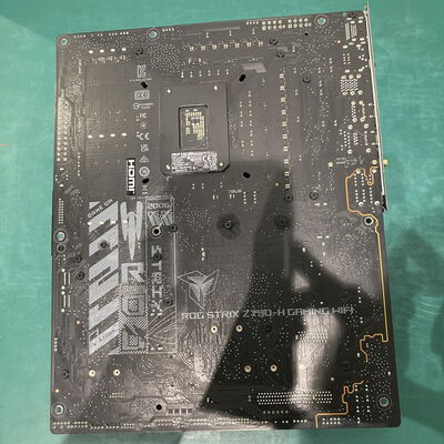 【浦添城間店(沖縄)】中古  ASUS ROG STRIX Z790-H GAMING WIFI 4780001387 