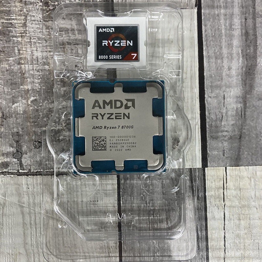 中古 AMD Ryzen 7 8700G (AM5/4.2GHz/24M/C8/T16/65W) 166430 （400585