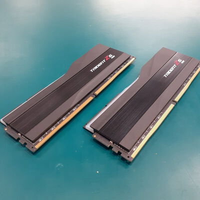 【鹿児島店】中古  32GB 2枚組(合計64GB) PC5-48000/DDR5-6000 デスクトップ用 190868 