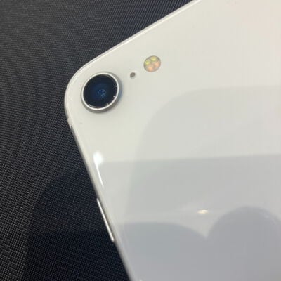 【鹿児島店】中古  【SIMロック解除済み】【SoftBank】Apple iPhoneSE 4.7インチ (第2世代/2020) 128GB (ホワイト)  MHGU3J/A 新パッケージ版 155760 