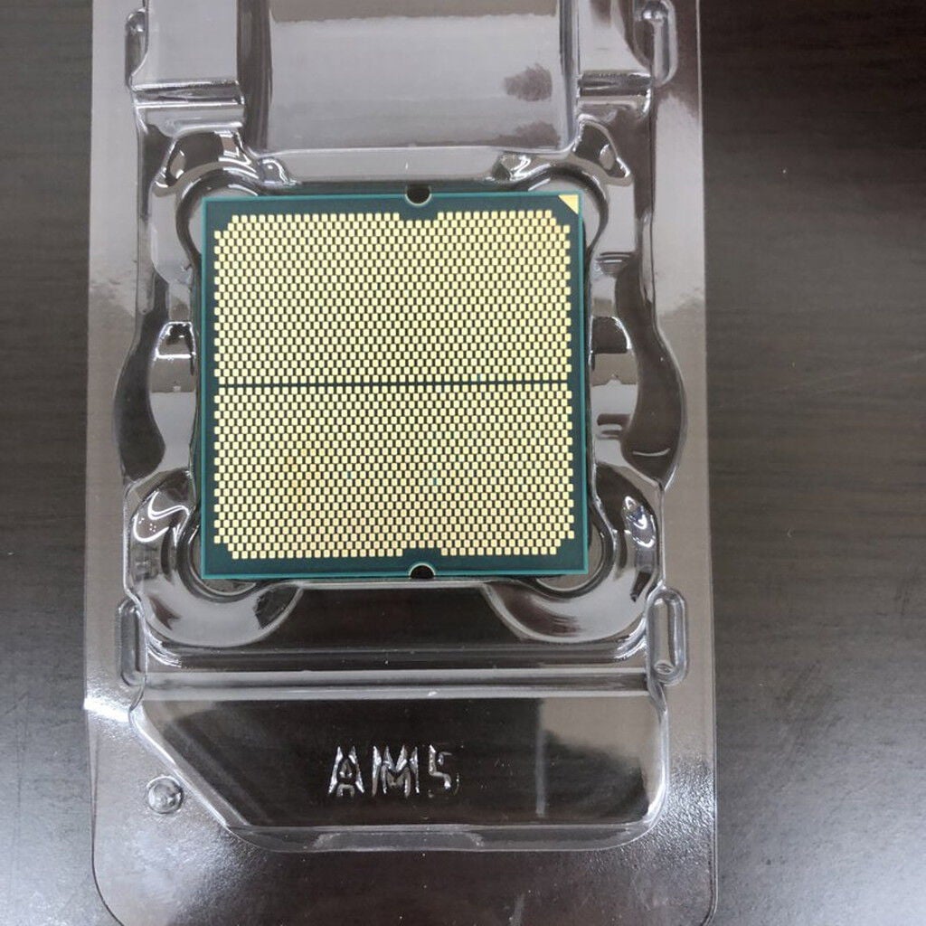 中古 AMD Ryzen 7 7700 (AM5/3.8GHz/40M/C8/T16/65W) 154483 （393939