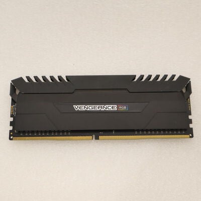 【通販センター】中古  PC4-21300 8GB デスクトップ用(DDR4-2666) 126165 