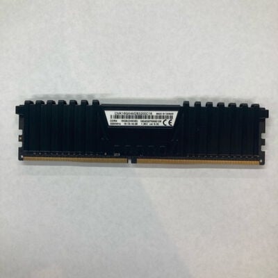 【千葉店】中古  CORSAIR　PC4-25600 8GB デスクトップ用(DDR4-3200) 3250006102 