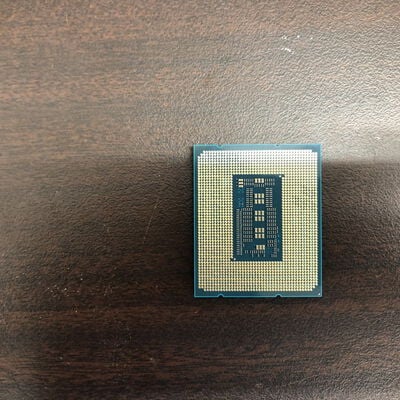 【福山ココローズ店】中古  INTEL Core i7 13700F (1700/2.1G/30M/C16/T24) 154211 