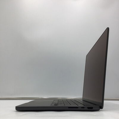 【白山FM松任店】中古  Apple MacBook Pro M5 14インチ 4950002474 