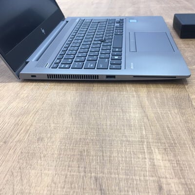 【佐賀南部バイパス店】中古  HP ZBook 14u G6 (INTEL Core i7 8565U 1.8GHz/16GB/SSD1TB/-/オンボード/14/1920x1080/Wi-Fi/WEBCAM/W11H64) 182267 