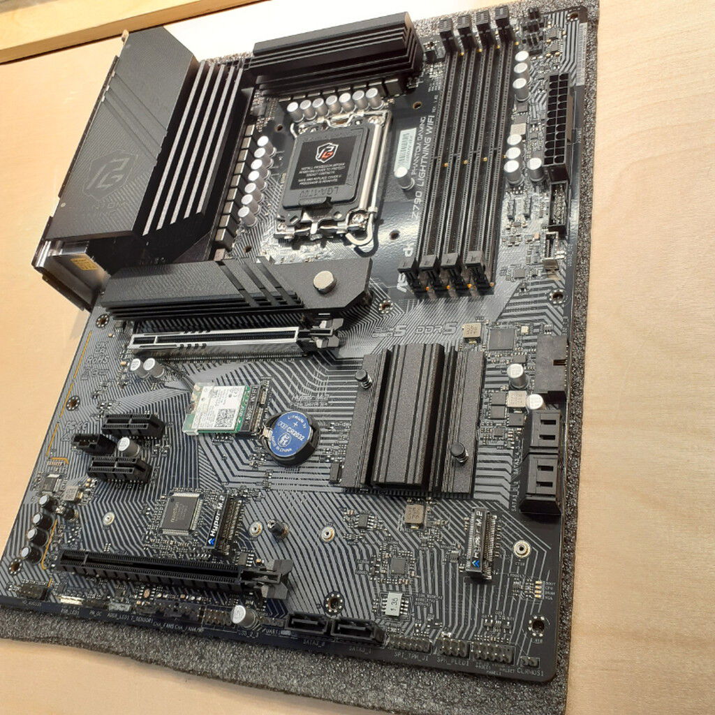 中古 ASRock Z790 Lightning WiFi (Z790 1700 ATX DDR5) 175342