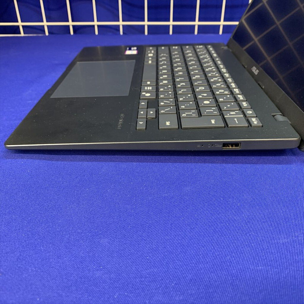 中古 ASUS Vivobook X1407C(Ultra 5 225H/16GB/SSD512GB/W11H