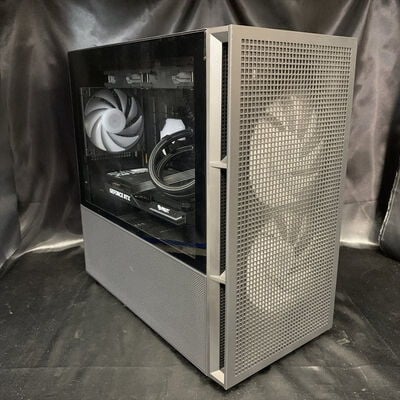 【横浜駅前店】中古  自作PC ゲーミングミドルタワーPC (Intel Core i7 14700F /32GB/SSD1TB/RTX4070/W11H/有線LAN◯無線LAN?) 3400008918 