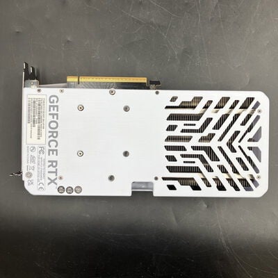 【大須店】中古  Palit NE75060U19P1-GB2063M (RTX5060 WHITE OC) 188978 