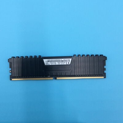 【秋葉原本店】中古  PC4-24000 8GB デスクトップ用(DDR4-3000) 128475 