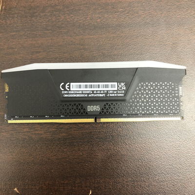 【福山ココローズ店】中古  PC5-41600 16GB デスクトップ用(DDR5-5200) 149152 