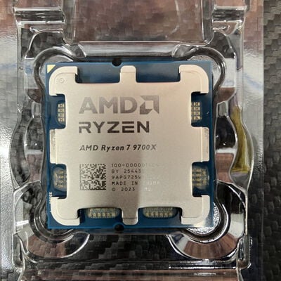 【富士青葉店】中古  AMD Ryzen 7 9700X (AM5/3.8GHz/40M/C8/T16/65W) 169022 