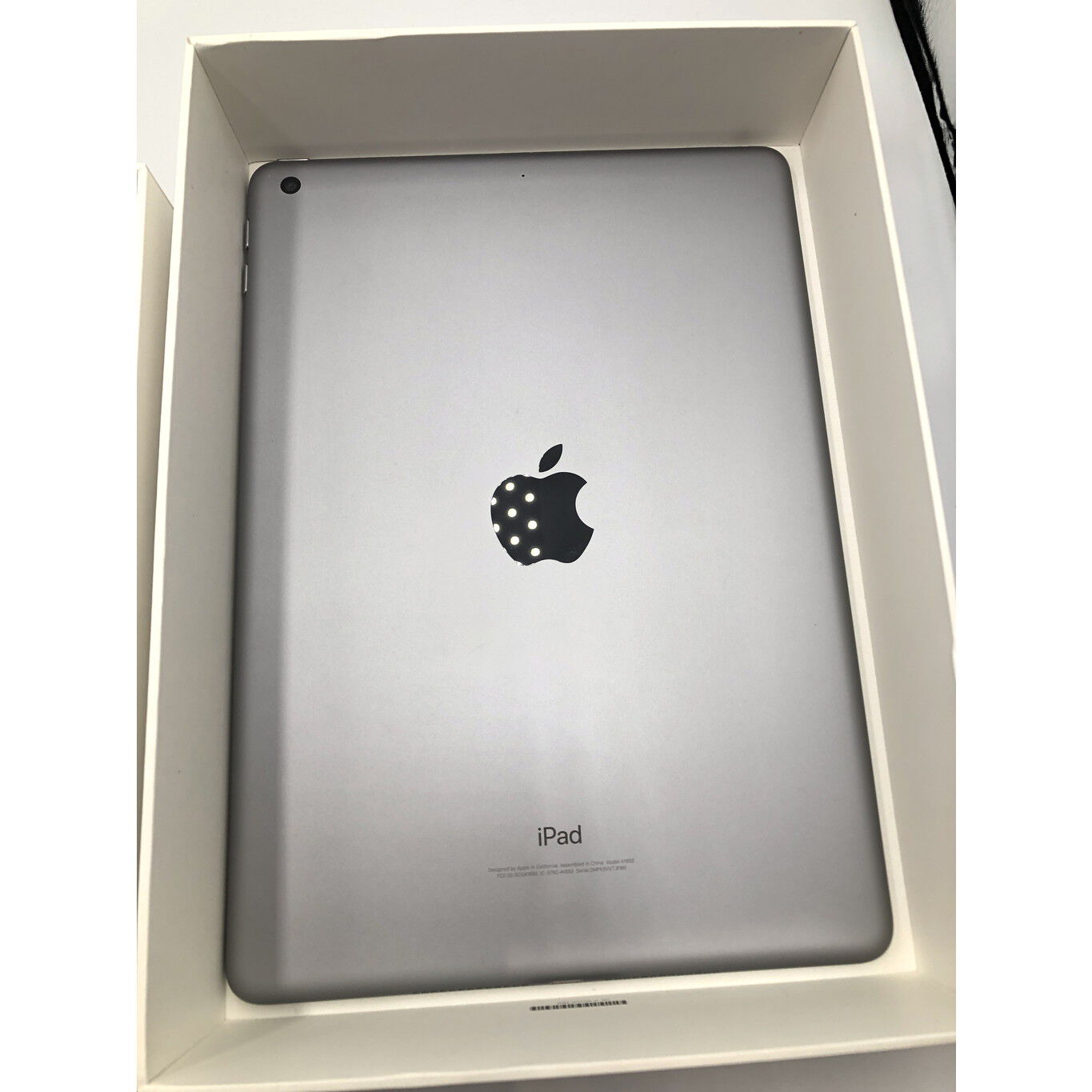 中古 Apple iPad (2018) Wi-Fi 128GB スペースグレイ MR7J2J/A 136947