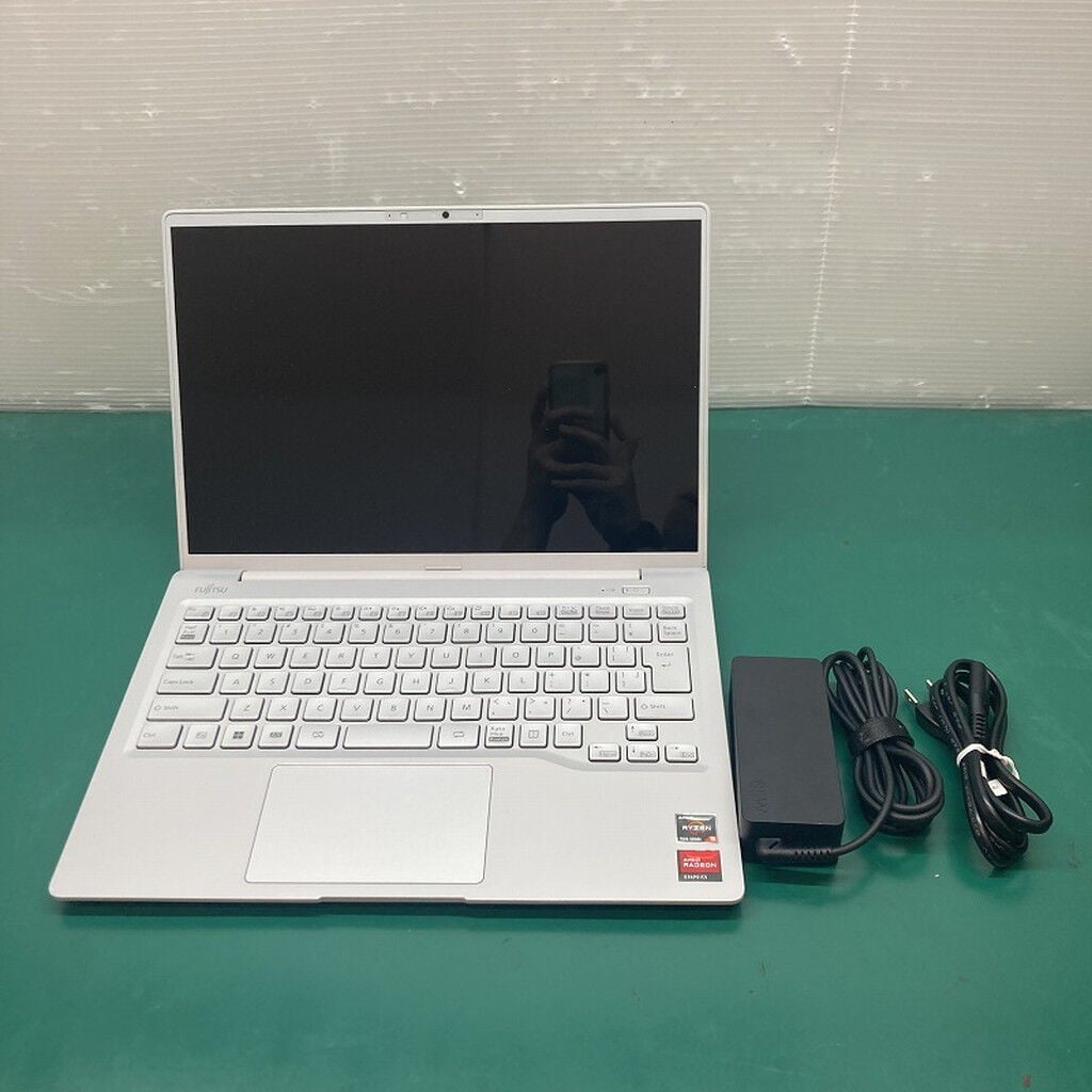 富士通 ノートパソコン LIFEBOOK UH55/M/中古特価良品 中古 富士通 LIFEBOOK MH55/J1 (Ryzen 5 7520U/16GB/SSD256GB/W11H