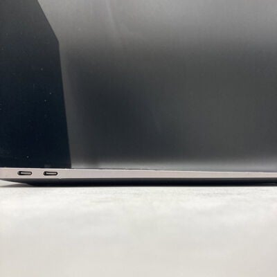 【熊本浜線店】中古  Apple MacBook Air 13.3インチ (i5 1.6GHz/8GB/128GB) シルバー Touch ID True Tone搭載モデル MVFK2J/A (Mid 2019) 4640002721 