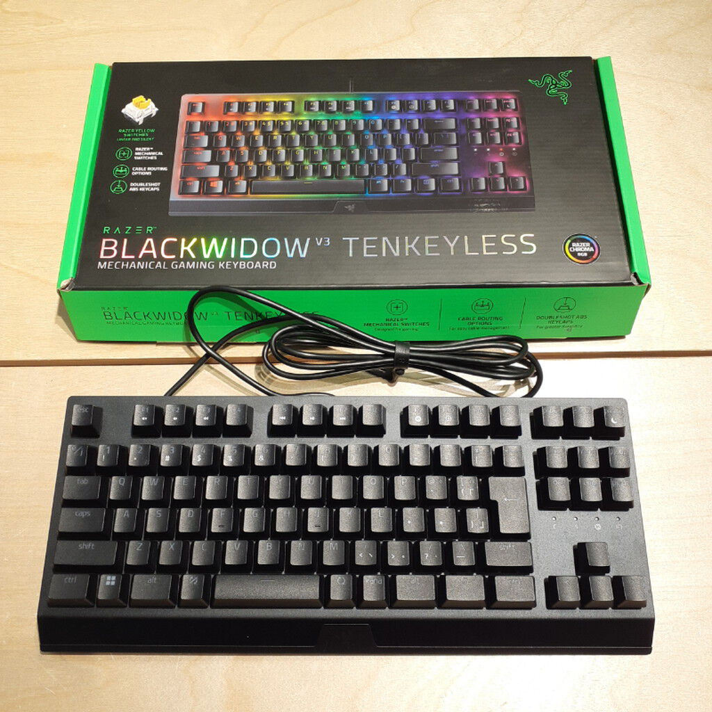 Razer BlackWidow V3 Pro 中古　黄緑 中古 Razer BlackWidow V3 JP Yellow Switch (RZ03-03542300-R3J1