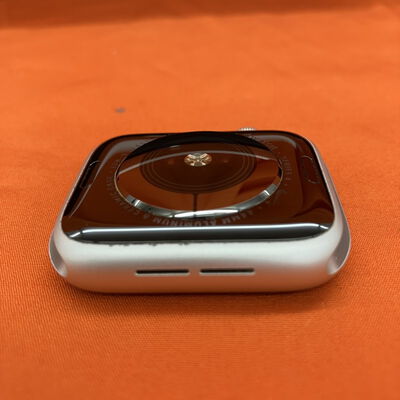 【なんば店】中古  Apple Watch Nike+ Series4 44mm GPSモデル (シルバーアルミニウムケースとピュアプラチナム/ブラックNikeスポーツバンド) MU6K2J/A 139005 