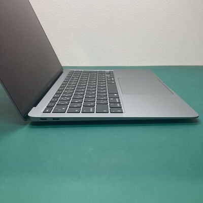 【浦添城間店(沖縄)】中古  Apple MacBook Air 13インチ 2020 (M1 8CPU 8GPU/8GB/512GB) スペースグレイ MGN73J/A 144576 