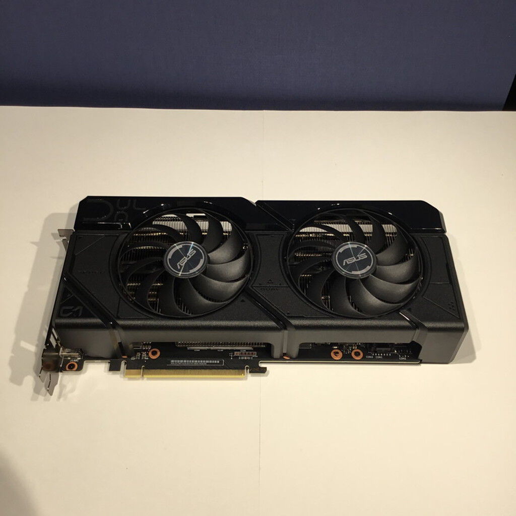 中古 ASUS Dual Radeon RX 7700 XT OC Edition 12GB GDDR6 4560001252