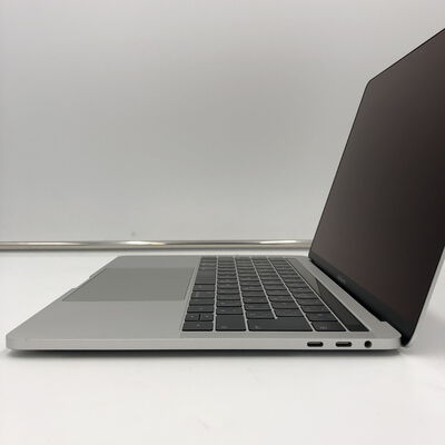 【福井日之出店】中古  Apple Macbook Pro 2018 （13.3インチ/Core i5 2.3GHz/8GB/512GB/シルバー） MR9V2J/A 139723 