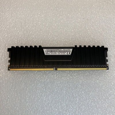 【京都店】中古  PC4-21300 16GB デスクトップ用(DDR4-2666) 135638 