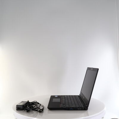 【秋葉原本店】中古  LIFEBOOK　U7311/F(i5-1145G7/8GB/SSD256GB/W11P) 3410015824 