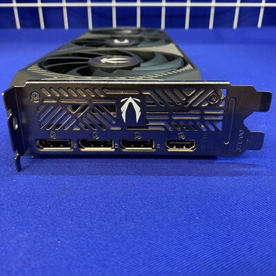 【横浜駅前店】中古  ZOTAC ZT-B50700J-10P SOLID OC (RTX5070 12GB) 176911 
