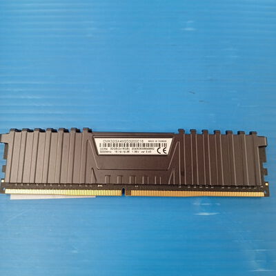 【大須店】中古  PC4-25600 16GB デスクトップ用(DDR4-3200) 140728 