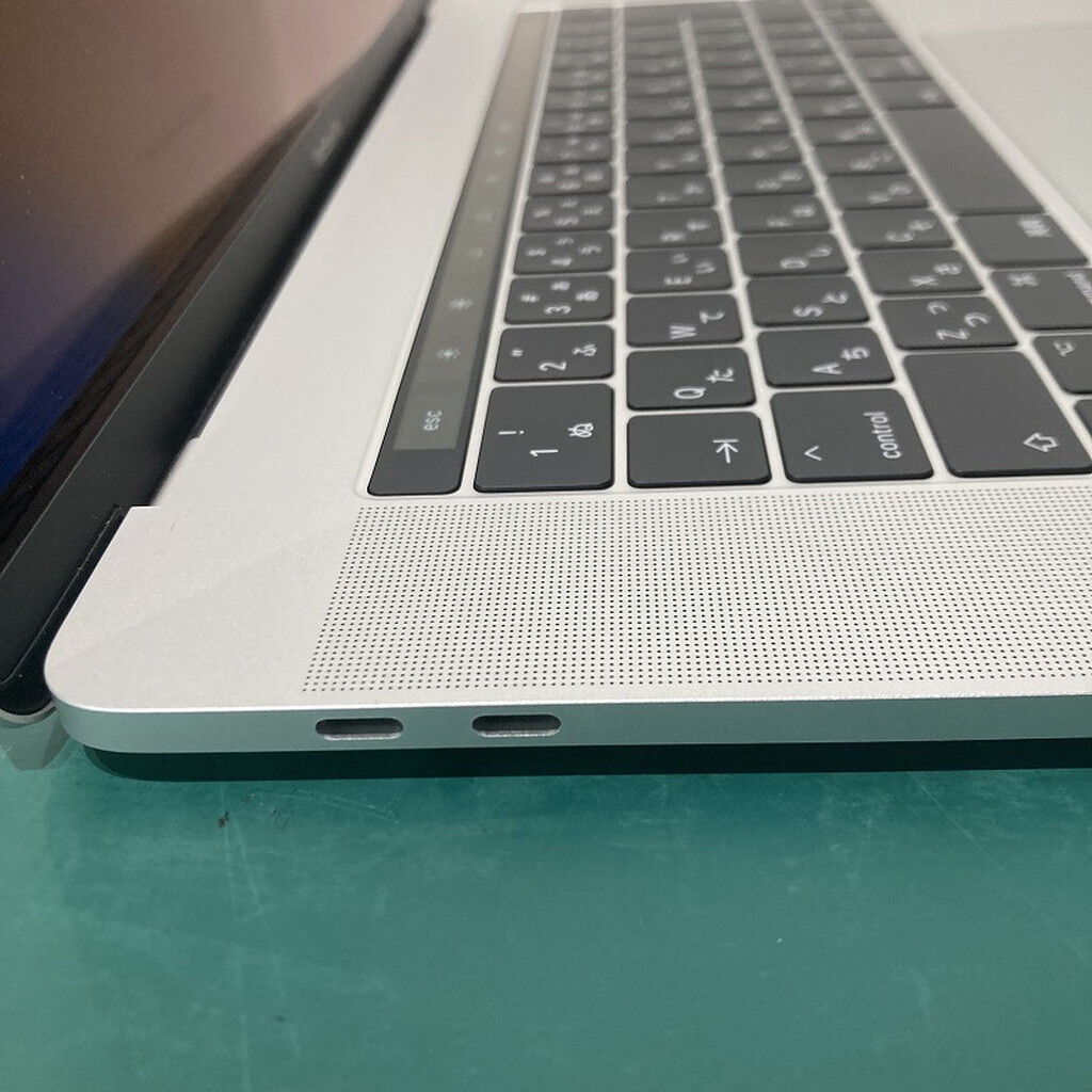 中古 Apple MacBook Pro 15インチ 2017 シルバー Core i7 2.8GHz/16GB