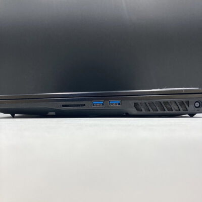 【熊本浜線店】中古  MSI WE63 8SJ-200JP (i7-8750H/16GB/SSD250GB/HDD1TB/W11P) 5370000901 