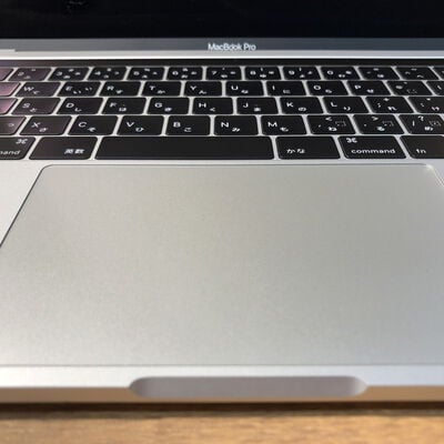 【姫路店】中古  Apple MacBook Pro 13インチ (i5 1.4GHz/8GB/256GB) シルバー Touch Bar搭載 MUHR2J/A (Mid 2019) 141233 