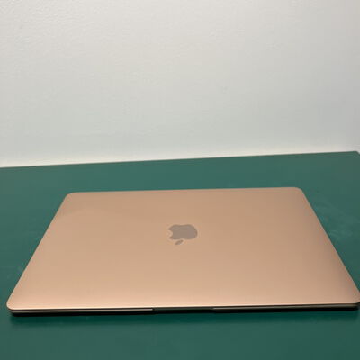 【浦添城間店(沖縄)】中古  Apple MacBook Air 2018 （13.3インチ/Core i5 1.6GHz/8GB/256GB/ゴールド） MREF2J/A 139728 