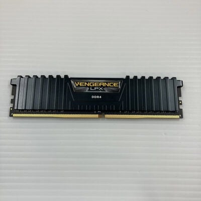 【秋葉原本店】中古  PC4-21300 8GB デスクトップ用(DDR4-2666) 126165 