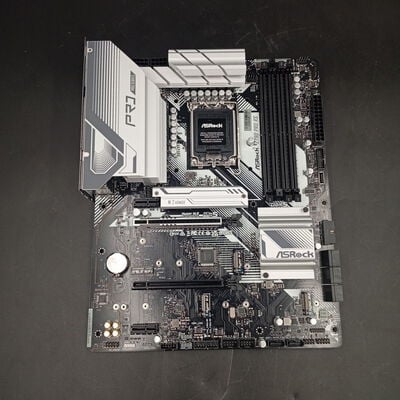 【大須店】中古  ASRock Z790 Pro RS (Z790 1700 ATX DDR5) 152756 