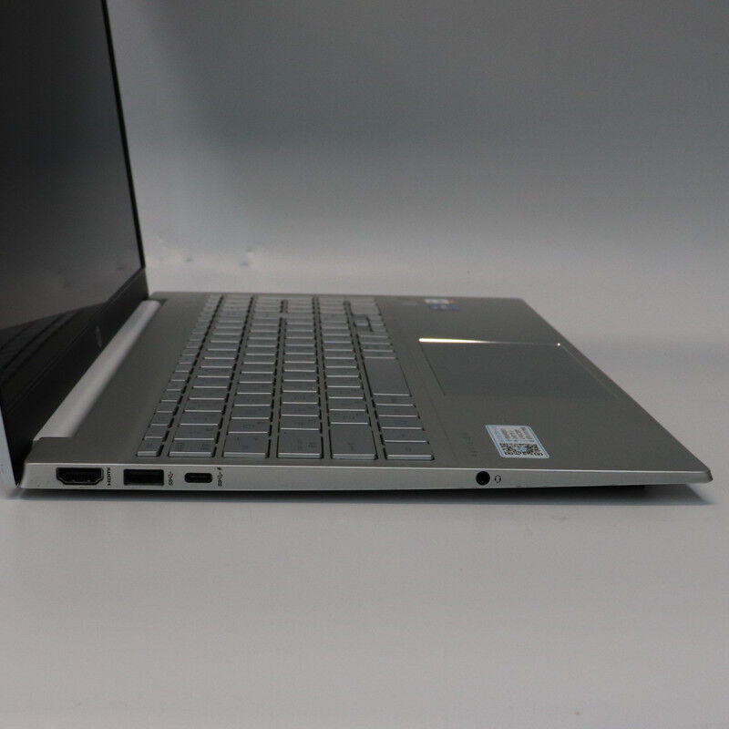 hp Pavilion 15-cc044tu 天板薄いベージュ＆中シルバー hp Pavilion 15-cc044tu 天板薄いベージュ＆中シルバー hp