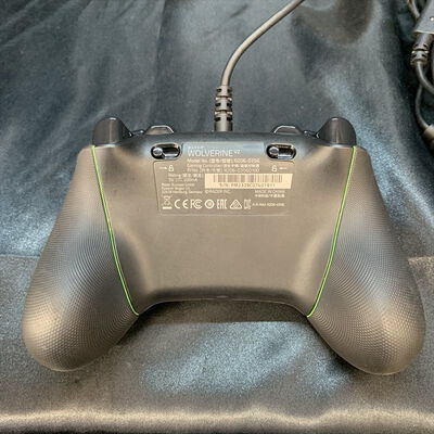 【横浜駅前店】中古  Razer Wolverine V2 (RZ06-03560100-R3M1) 3400009765 